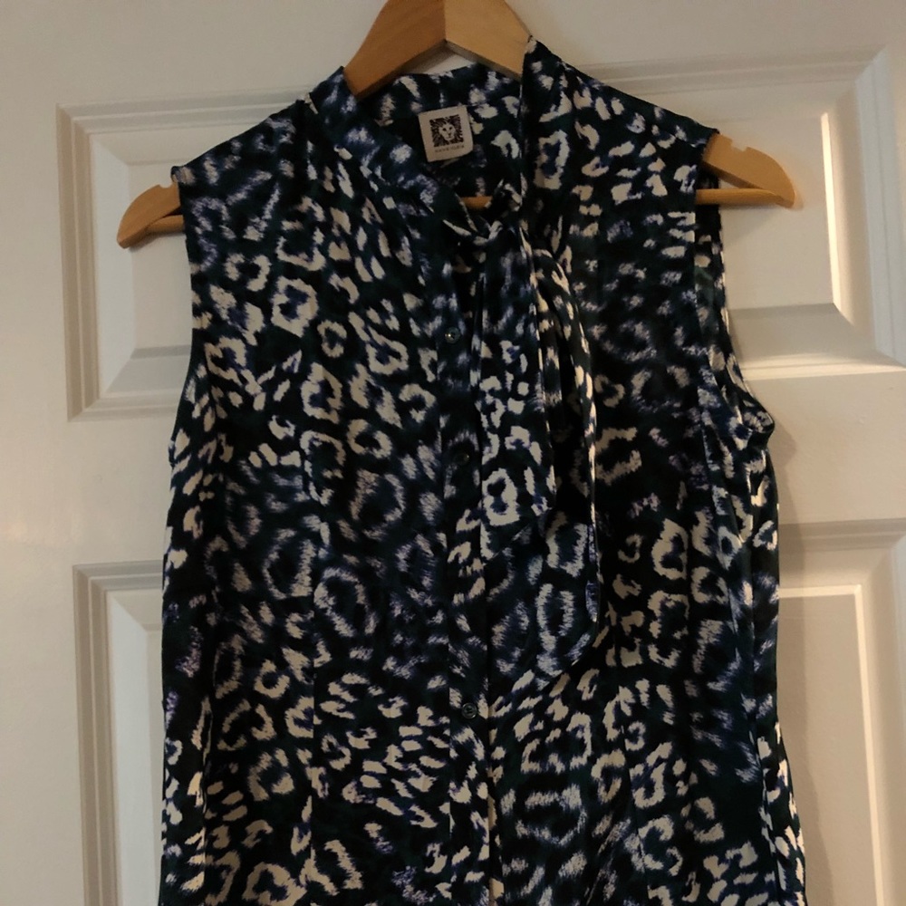 Anne Klein shirt. Size 8